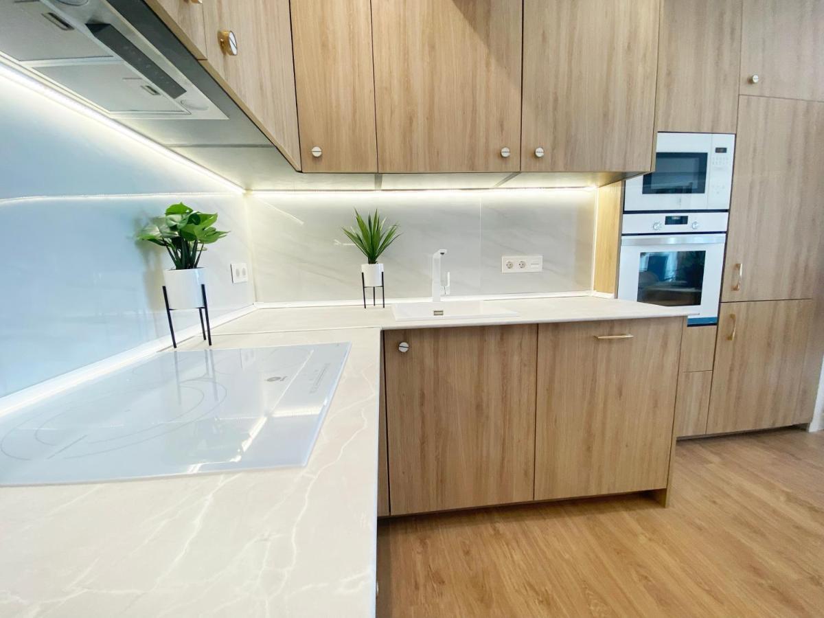 Miramar Luxurious Flat, 3 Double Rooms, Free Parking, Terrace, Completely New سان سيباستيان المظهر الخارجي الصورة